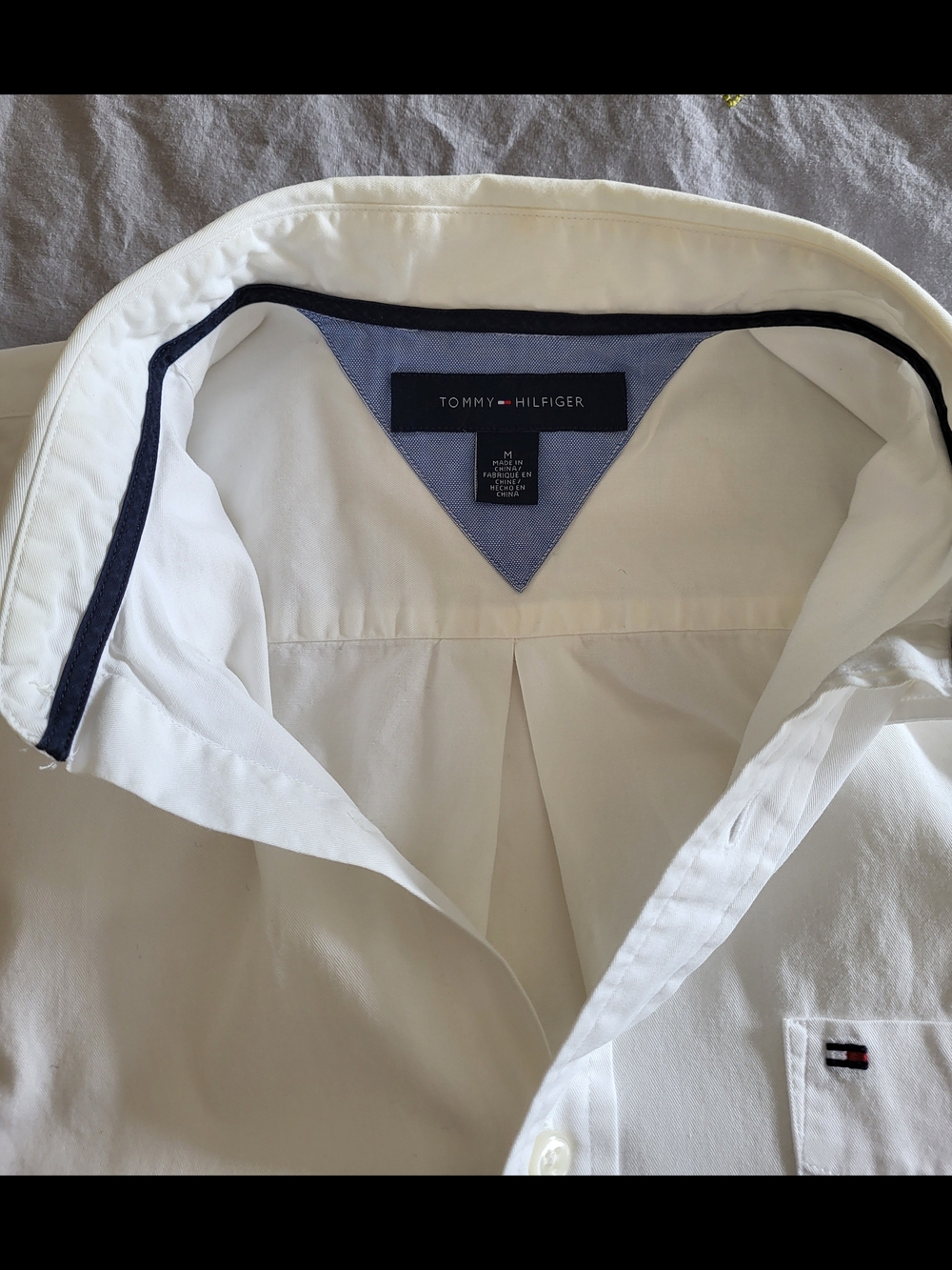 Tommy Hilfiger Men’s Classic White Button-Down Shirt - Picture 5 of 6